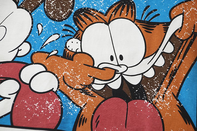VALE USA Dreams Graphic Short-Sleeve T-Shirt — detail