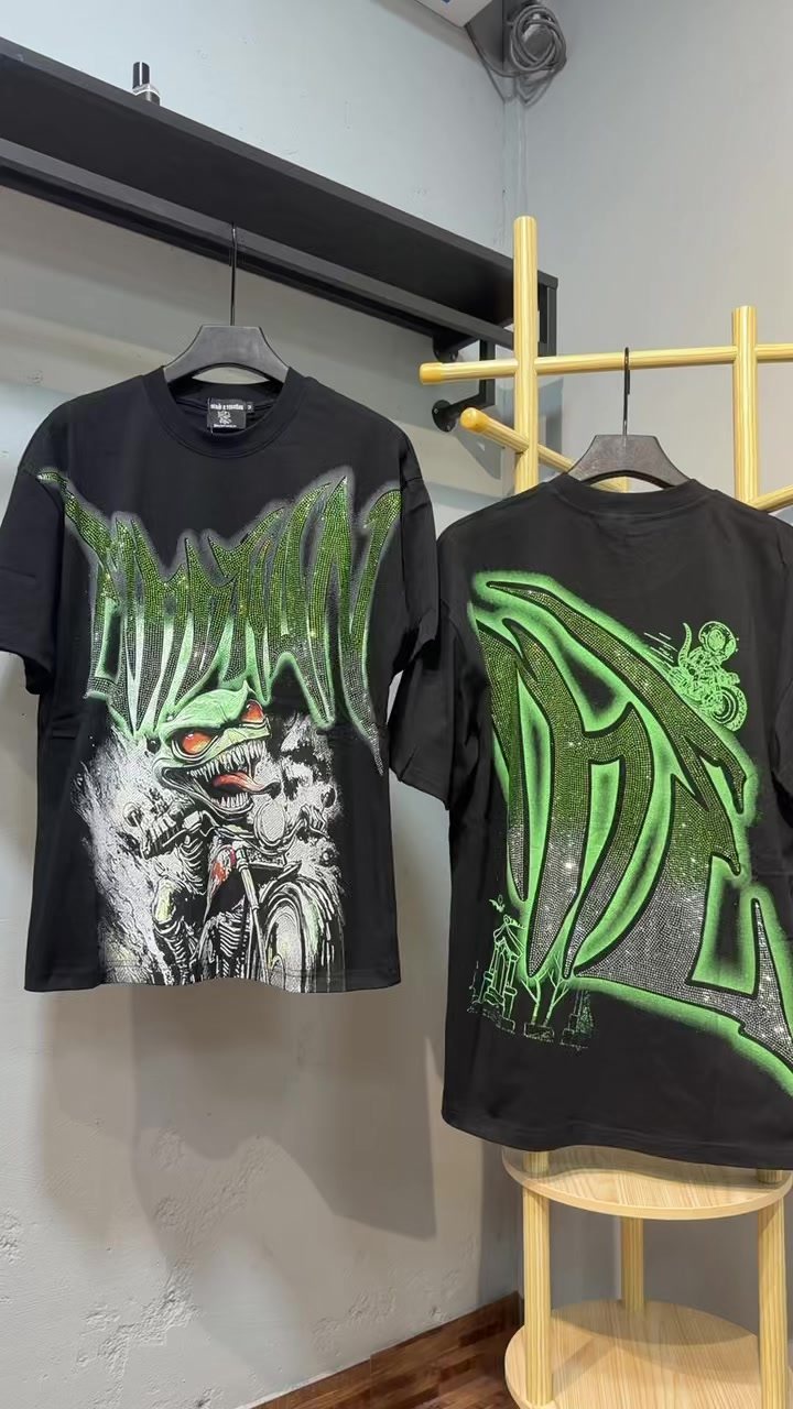 MIXED EMOTION Green Graphic Rhinestone T-Shirt — context